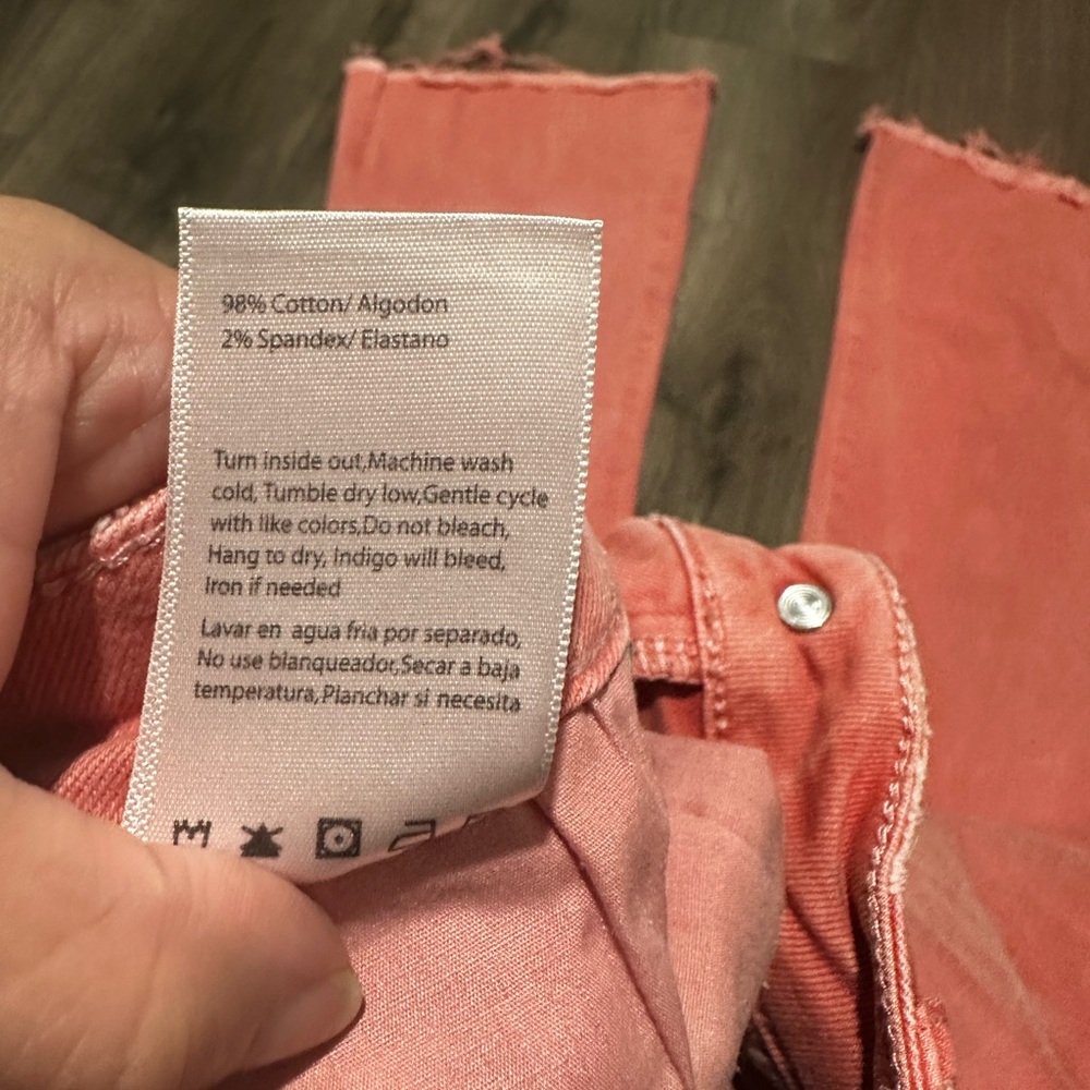 Women's Pink Wide-Leg Flare Jeans with Frayed Hem - Picture 14 of 16